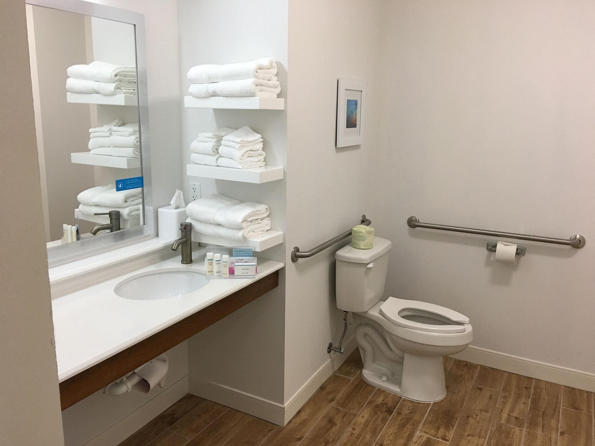 Hampton Inn Mcpherson Εξωτερικό φωτογραφία