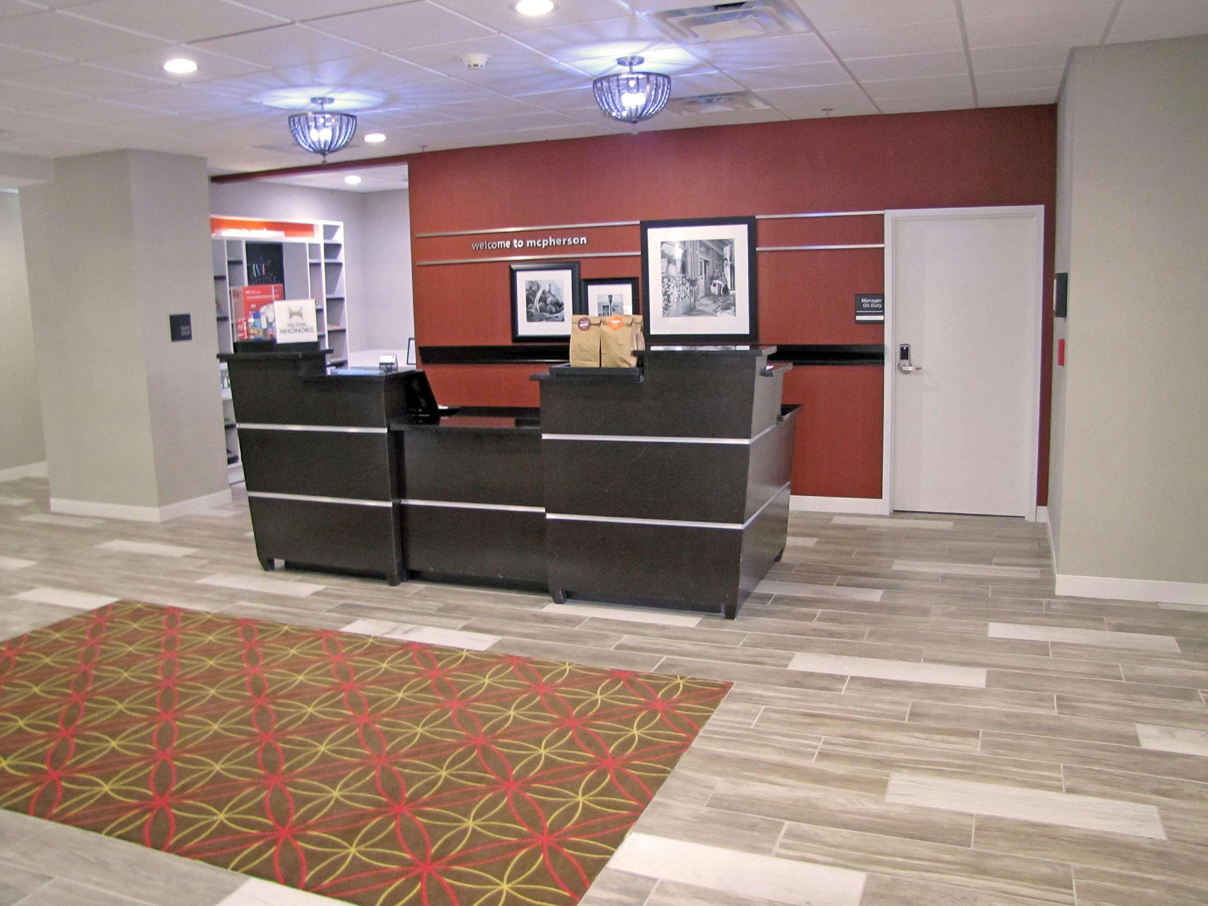 Hampton Inn Mcpherson Εξωτερικό φωτογραφία