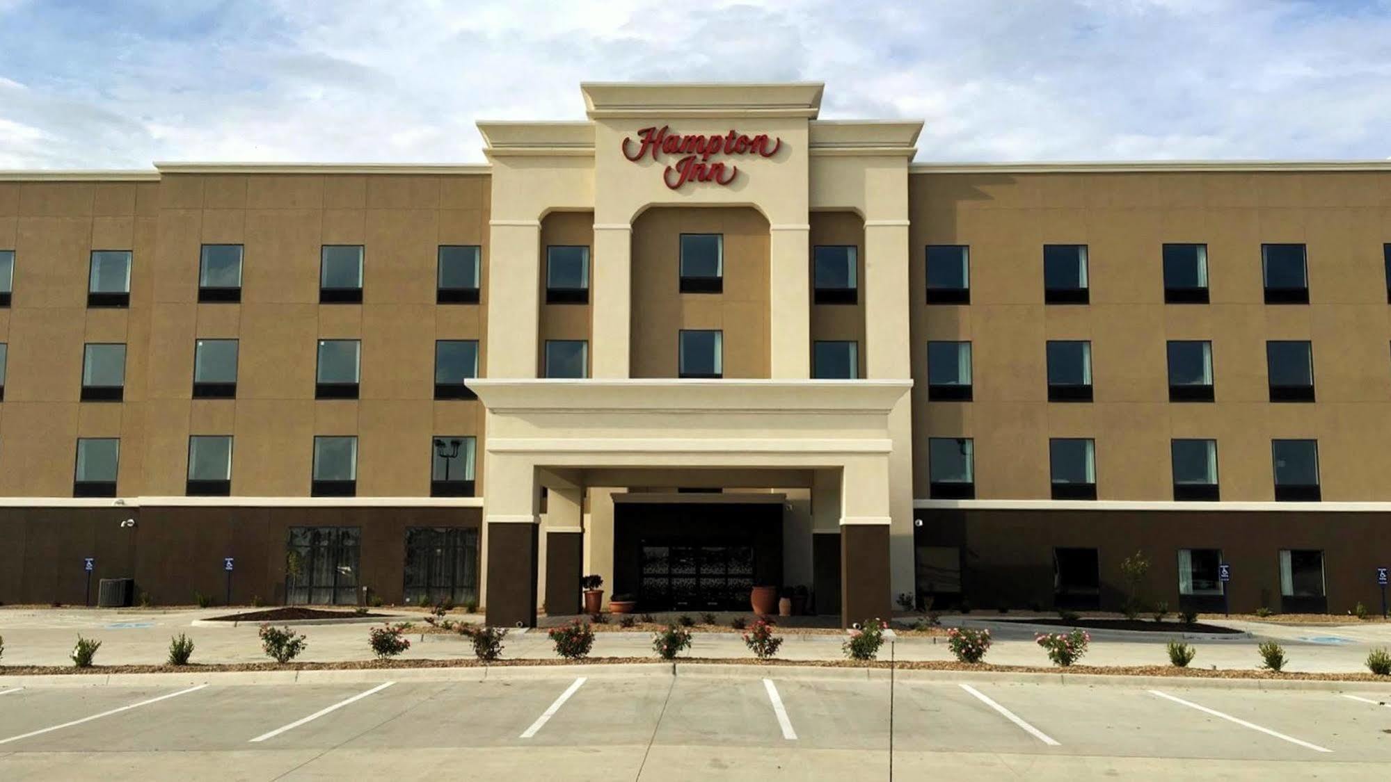 Hampton Inn Mcpherson Εξωτερικό φωτογραφία